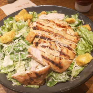 ensalada cesar con pollo