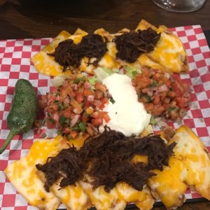 nachos con ropa vieja 