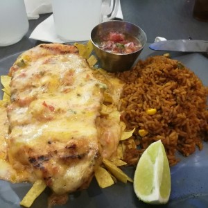 Pollo con queso y arroz de vegetales