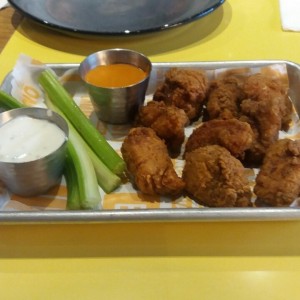 Bonless buffalo wings