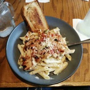 3 cheese chicken pasta