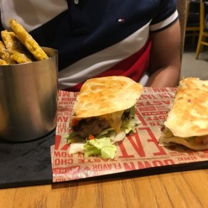 quesadilla hamburguesa