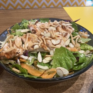 Ensalada chicken oriental