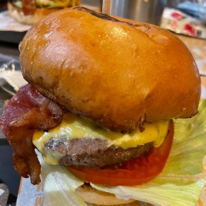 Bacon Cheedar Cheese Burger