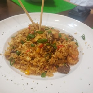 Arroz chaufa de mariscos 