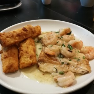 corvina con langostinos