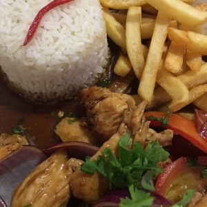 Pollo Saltado