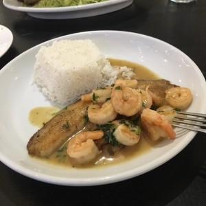 corvina con camarones