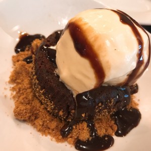 Brownie con helado