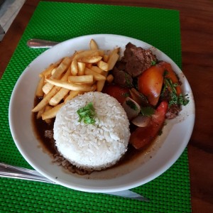 Lomo saltado