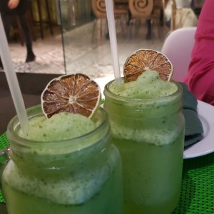 limonada con hierbabuena