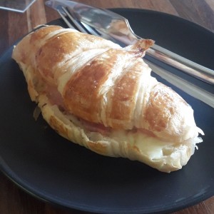 croisant jamon y queso