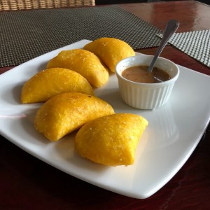 Empanadas de maiz rellenas de ropa vieja