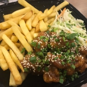 Korean Fried Chicken con papaitas fritas