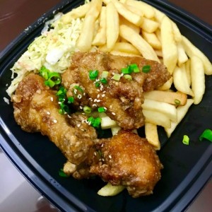 honey butter chicken con papas fritas