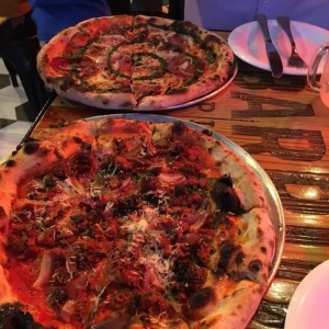 Pizza la Pocotona (arriba)