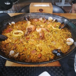 Paella mar y tierra... deliciosa 