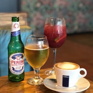 si es cafe, sangria o cervezas - tienen lo mejor!