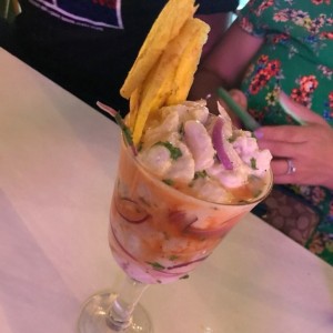 Platos Varios - Ceviche tres Tonos