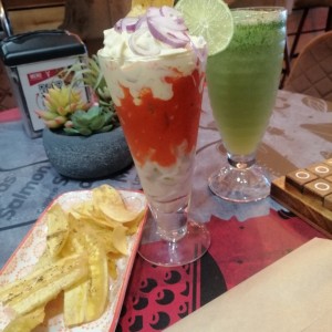 Ceviche de pescado 3 tonos y limonada con hierva buena 