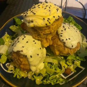 croquetas de yuca y salmon