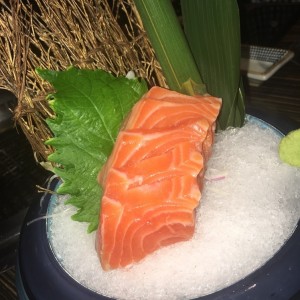 ENTRIES - MAGURO KAMPACHI SASHIMI