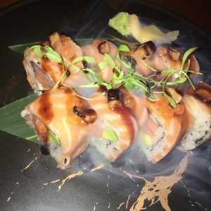 SALMON ROLL