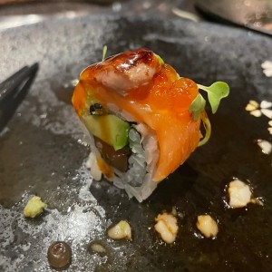 SALMON ROLL