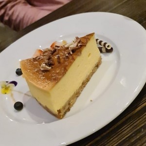 DESERTS - MAGURO CHEESECAKE