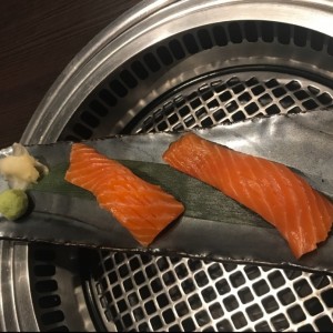 SAKE ( SALMON ) NIGIRI