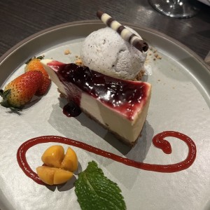 DESERTS - MAGURO CHEESECAKE