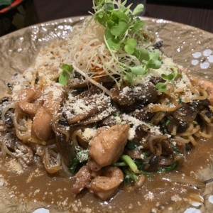 PORK TORO YAKISOBA (pedi que cambiaran cerdo por pollo)