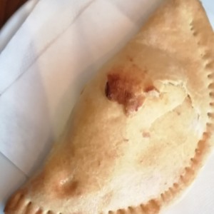 Empanada de queso blanco artesanal