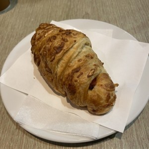 Croissant de jamón y queso