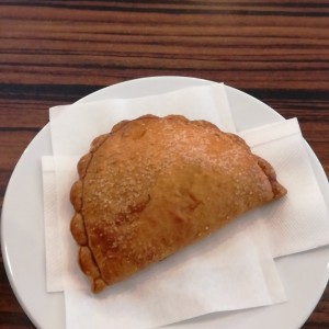 empanada de queso con guayaba