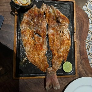 PESCADO ENTERO A LA BRASA