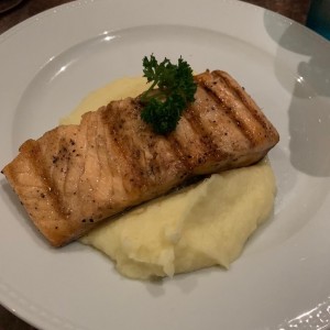 Salmon a la parrilla 