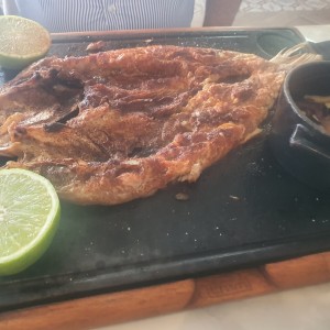 Pescado Entero a la Brasa