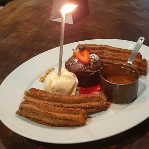 POSTRES - PETIT GATEAU y Churros