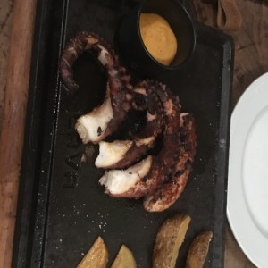 PULPO A LA BRASA