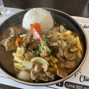 Lomito Saltado.