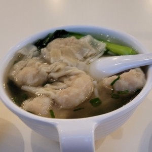 sopa de wanton