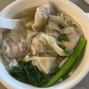 Sopa de wonton