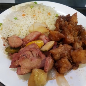 arroz frito puerco asado