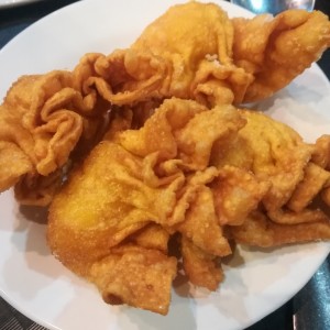 wanton frito con camarones