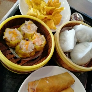 siu mai, wanton de queso crema y cangrejo