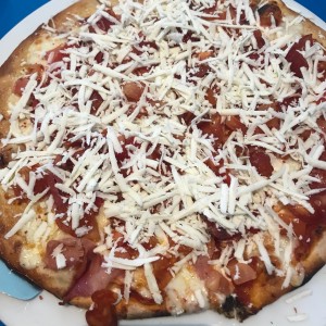 pizza diabola con extra de queso feta 