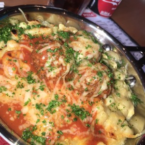 Mac and Cheese con Albondigas