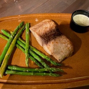 Filete de Dorado en crema de alcaparras