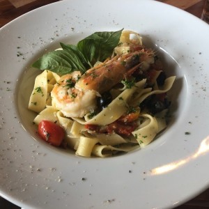 pasta al olio con gambas 